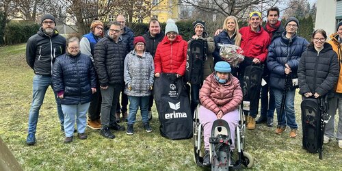 Isabella Theuermann überreichte eine sportliche Weihnachtsspende