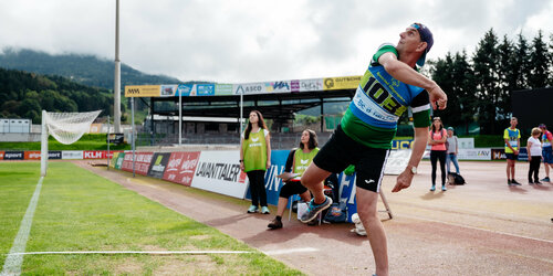 Ein Sportler bei der Leichtathletik Meisterschaft